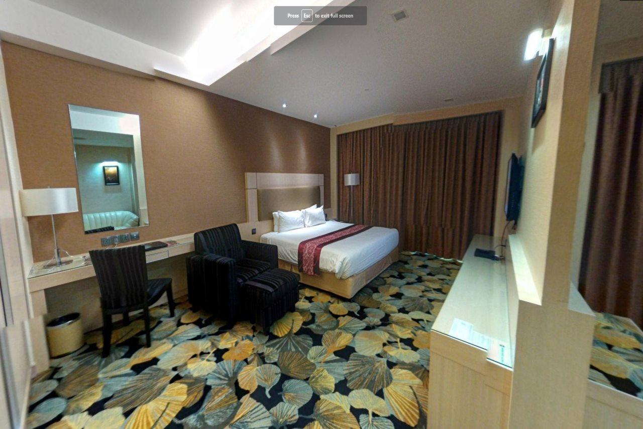 Imperial Hotel Кучінг Екстер'єр фото