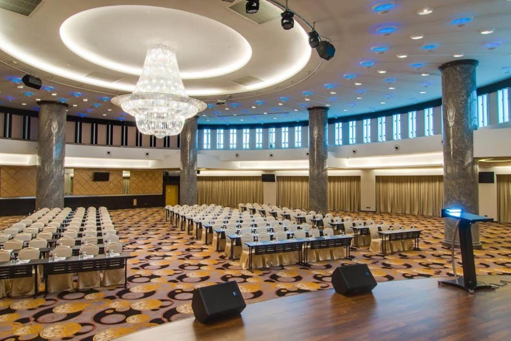 Imperial Hotel Кучінг Екстер'єр фото
