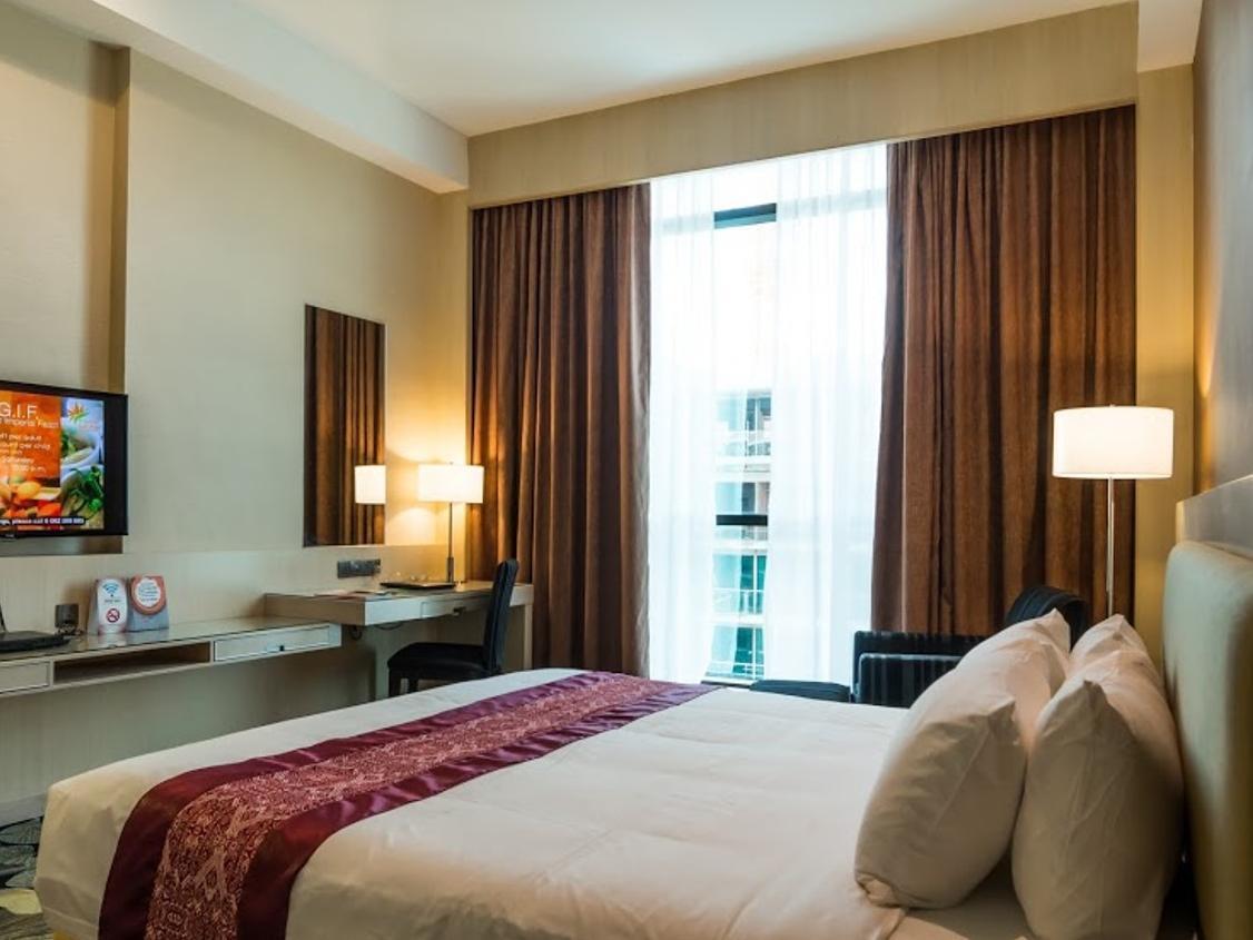 Imperial Hotel Кучінг Екстер'єр фото