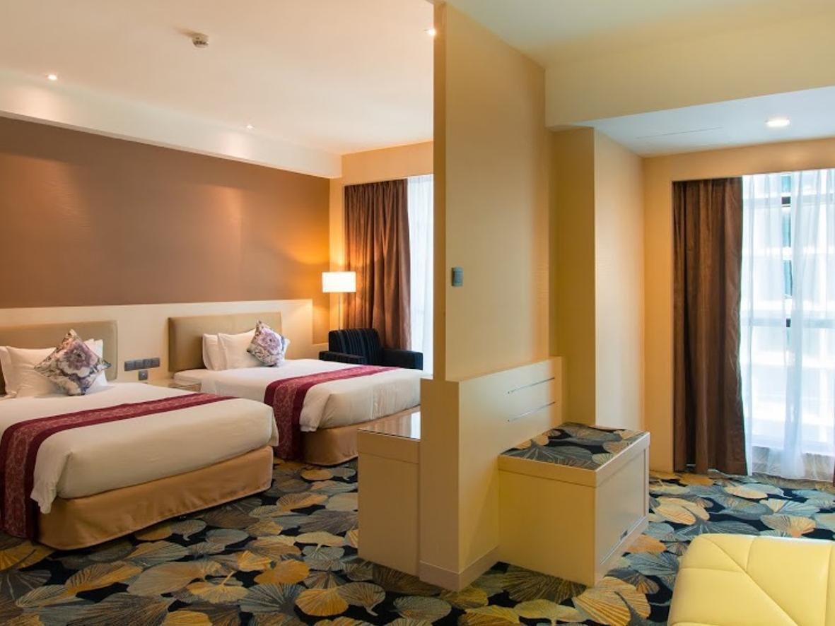 Imperial Hotel Кучінг Екстер'єр фото