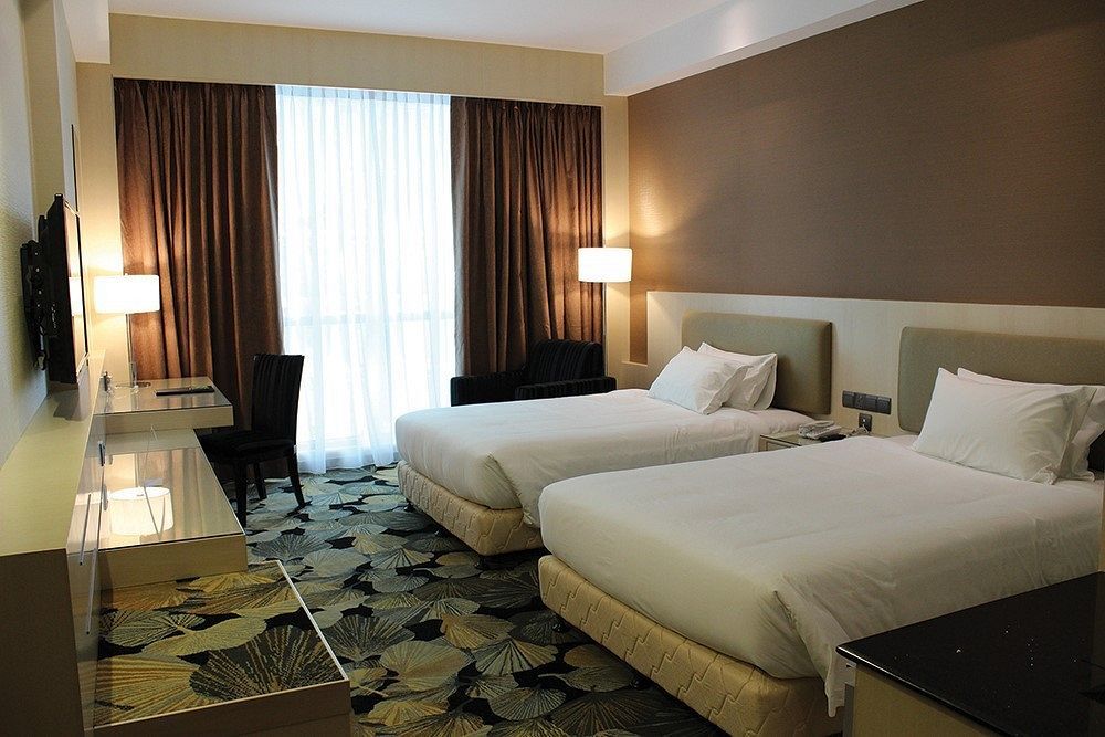 Imperial Hotel Кучінг Екстер'єр фото