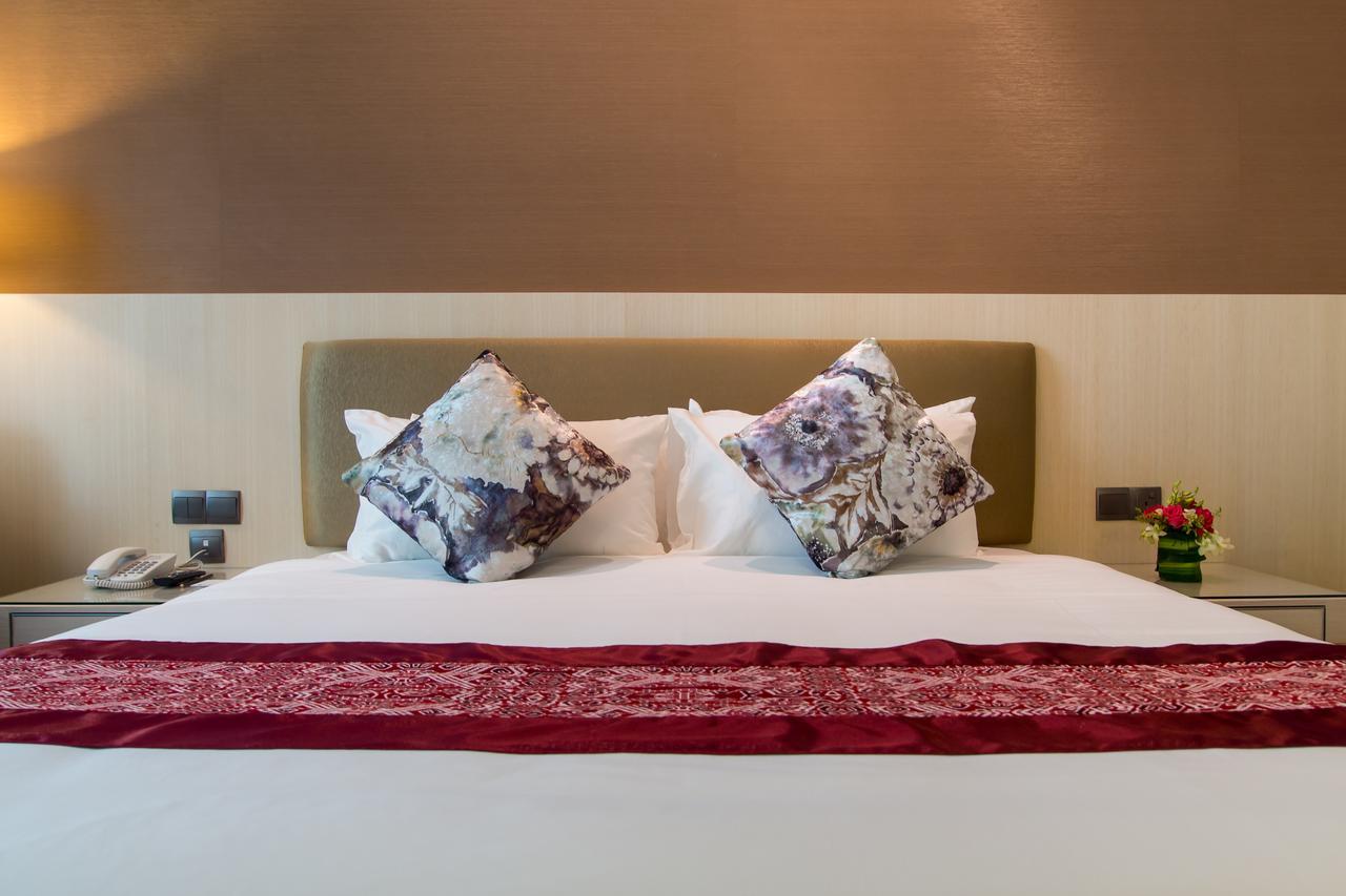 Imperial Hotel Кучінг Екстер'єр фото