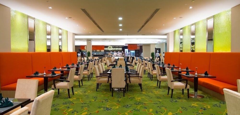 Imperial Hotel Кучінг Екстер'єр фото